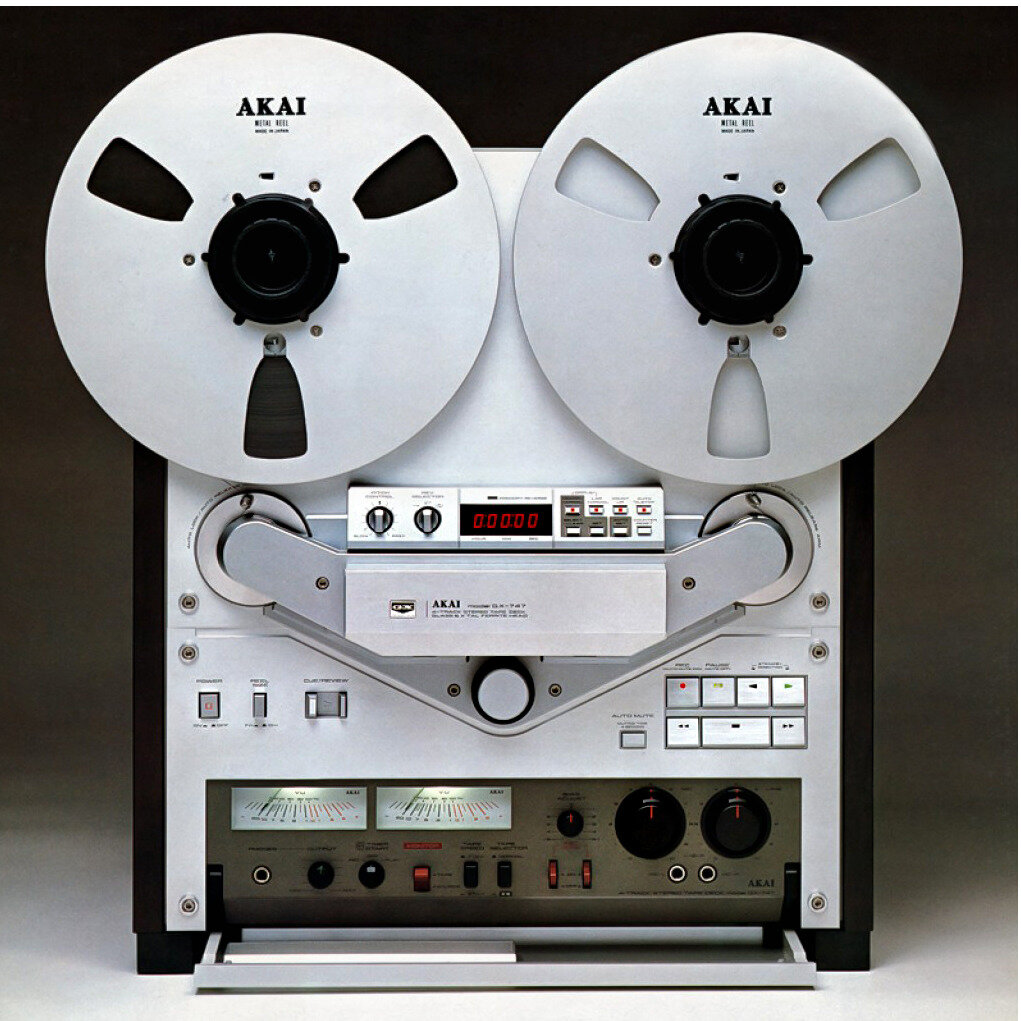 Record audio video. Магнитофон Akai gx625. Akai GX-747. Бобинник Akai 747. Катушечный магнитофон Акай 747.