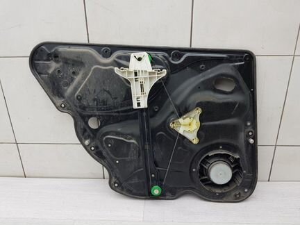 Стеклоподъемник задний правый Vw Passat B6 BKP
