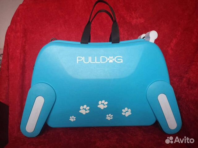 Детский чемодан на колёсиках пластик