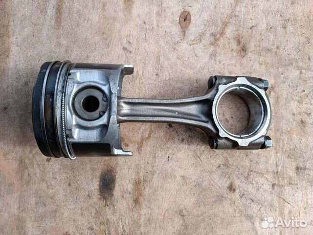 Поршень с шатуном Pajero 3 3.2 4M41