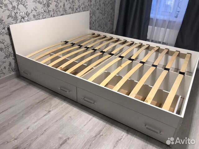 Кровать