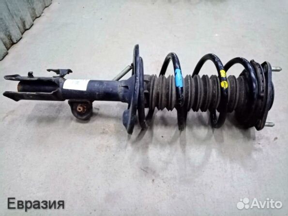 Стойки передние тойота
