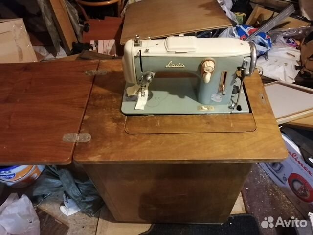 Швейная машинка Лада