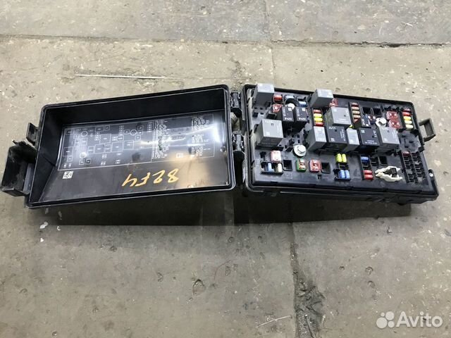 Блок предохранителей Chevrolet Camaro V 2010-2015