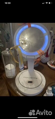 Зеркало, маски для сна и Кисти