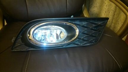 Продам противотуманную фару