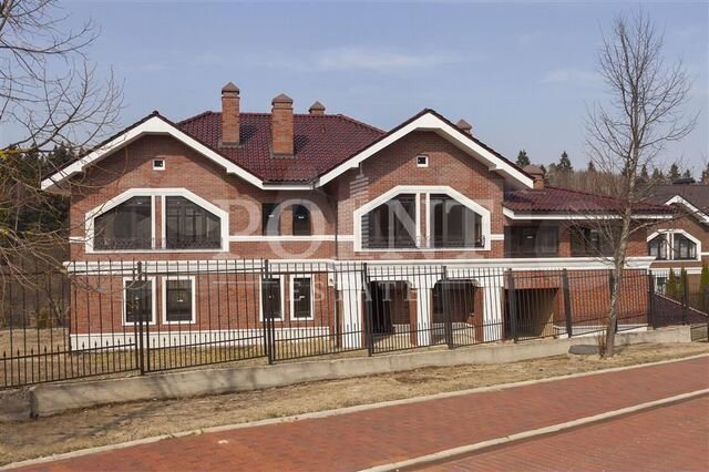 Дом 900 м² на участке 24 сот.