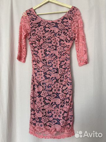 Облегающее кружевное платье