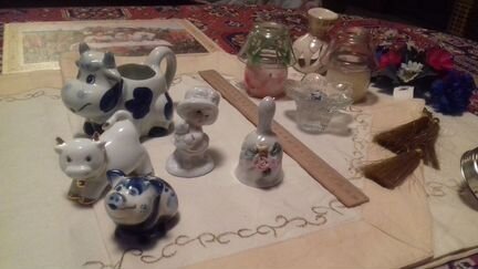 Сувенирные фарфоровые и другие фигурки