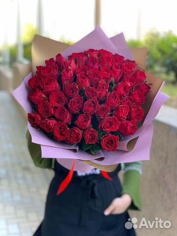 Букет из 51 розы в оформлении
