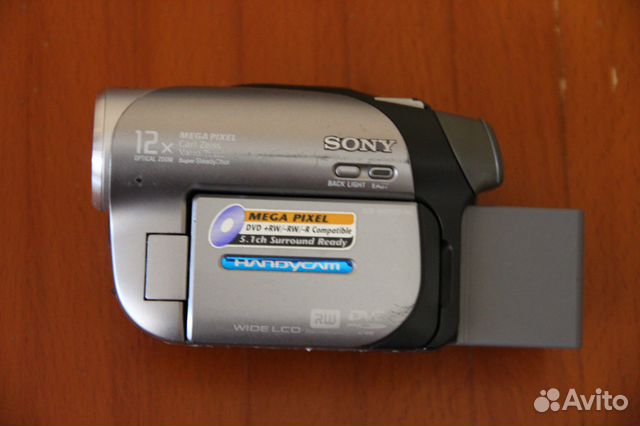 Видеокамера Sony DCR-DVD202E