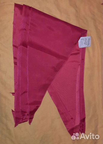 Пионерские галстуки и ремень,вымпел,значки СССР