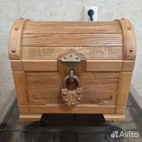 Сундук деревянный