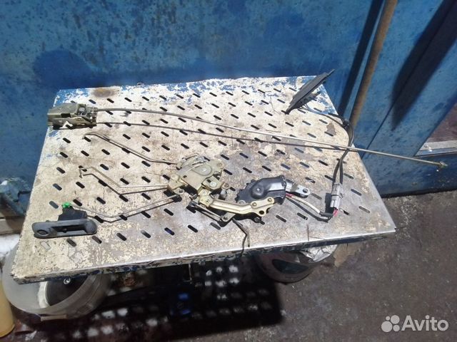 Замок левой сдвижной двери Toyota Hiace Regius