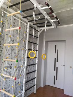 Шведская стенка с рукаходом и сеткой лазанкой