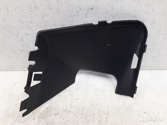 Дефлектор радиатора левый Renault Duster 2010