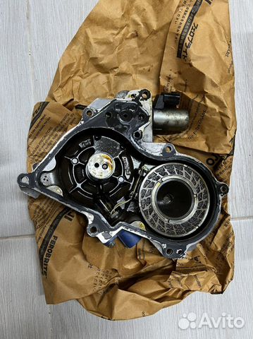 Крышка (Лобовина) левая Infiniti M25 /Q70