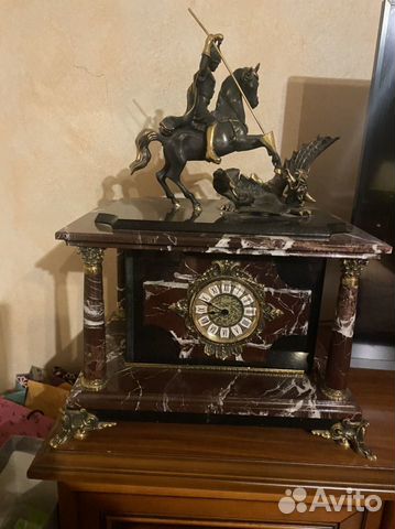 Настольные часы и сейф из натурального камнч яшмы