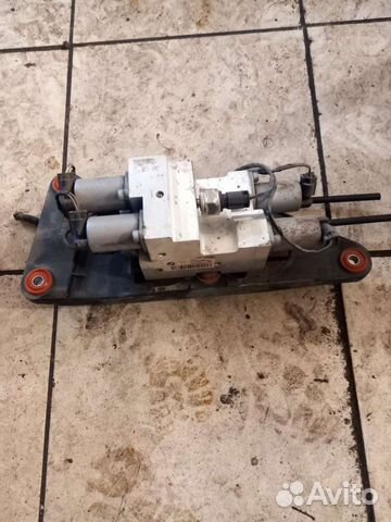 Блок клапанов гидроподвески Dynamic drive BMW X5 E