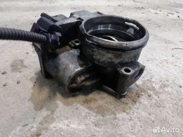 Дроссельная заслонка Volkswagen Passat B6 2.0 2005