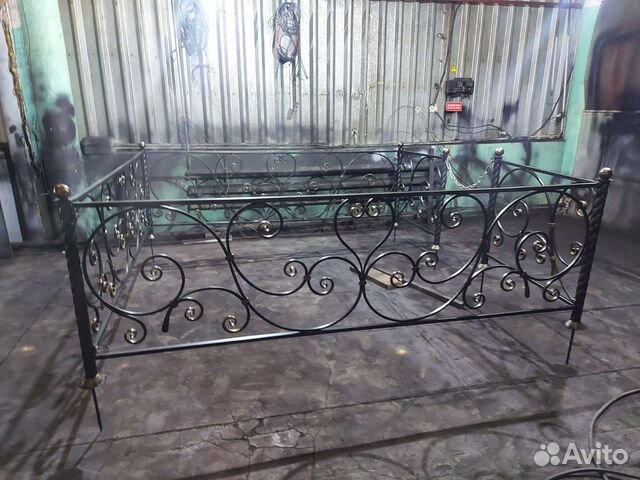 Оградки на кладбище