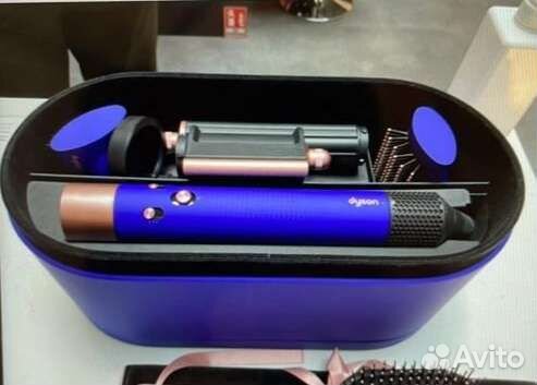 Стайлер dyson hs05 long blue blush. Dyson Vinca Blue стайлер. Стайлер Дайсон Лонг 2022. Dyson Styler 2022. Dyson стайлер синий.