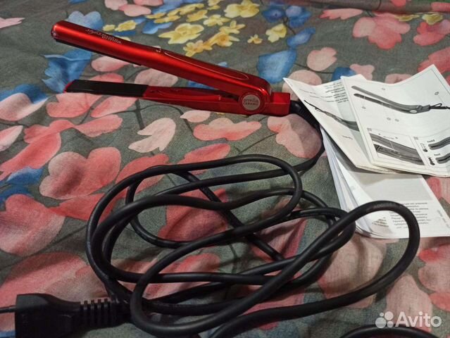 Выпрямитель для волос б/у. Мало использовался