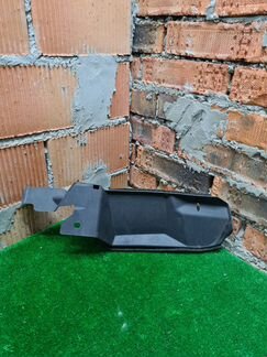 Уплотнитель переднего правого крыла Toyota Auris