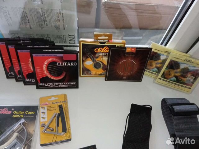 Аксессуары для гитары струны чехол каподастр