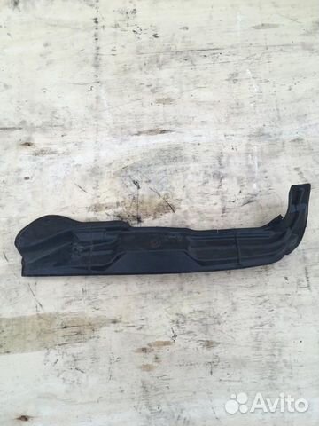 Пыльник переднего крыла левый Audi A4 B7