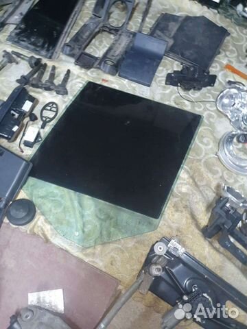 Заднее стекло двери на ренж ровер вог 3