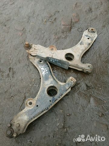 Передние рычаги Volkswagen Passat B3