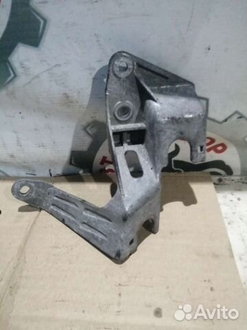 Кронштейн крепления троса МКПП Peugeot 206