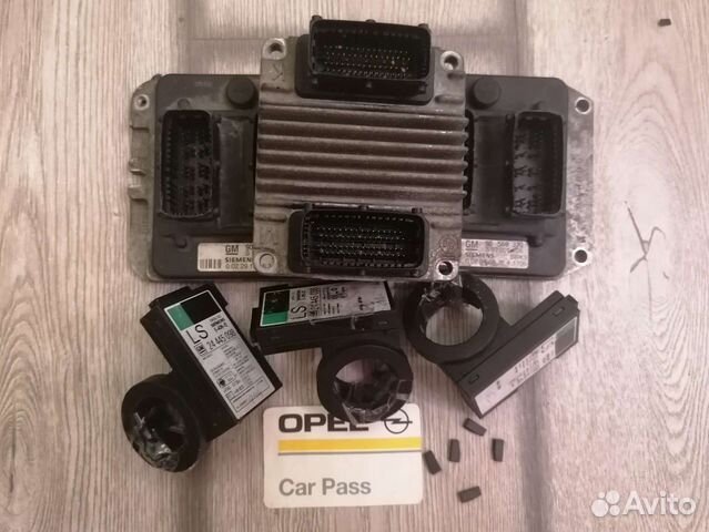 Блок управления двигателем Opel X18XE1 Simtec 70