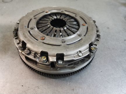 Маховик двухмассовый + сцепление 1,6 Kia Hyundai