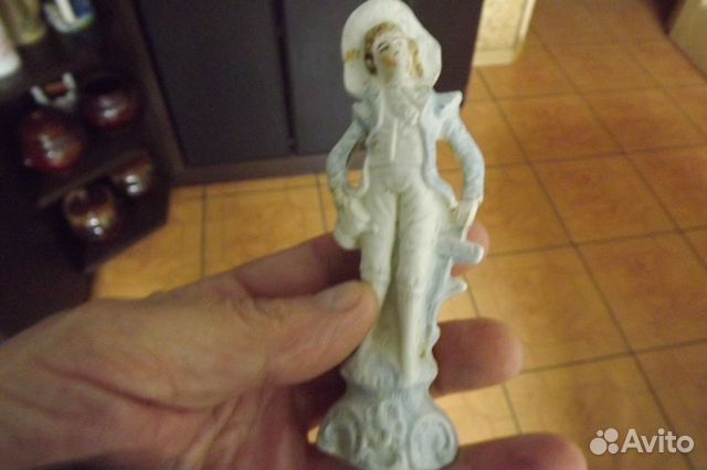 Старинная немецкая статуэтка