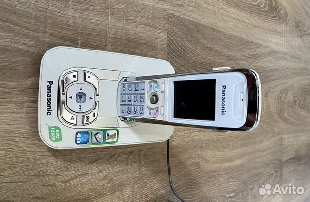 Радиотелефон. Panasonic. KX- TG8421 RU. Белый