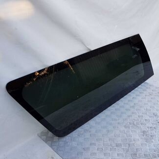 Стекло задней форточки левое Cadillac Escal 111647