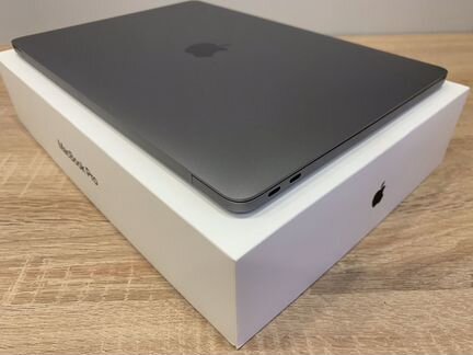 Apple MacBook Pro 13 /2017/ идеальный