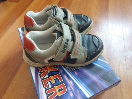 Кроссовки 26