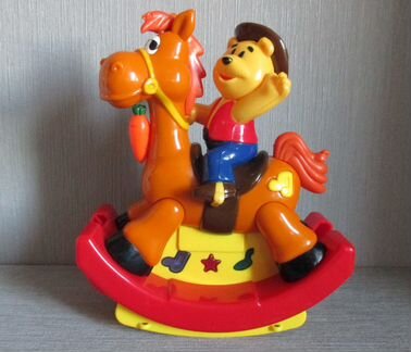 Мишка-ковбой на лошади музыкальная игрушка