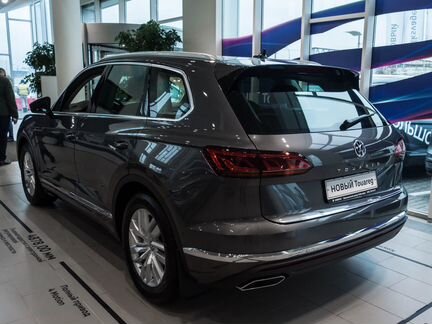 Volkswagen Touareg 3.0 AT, 2020