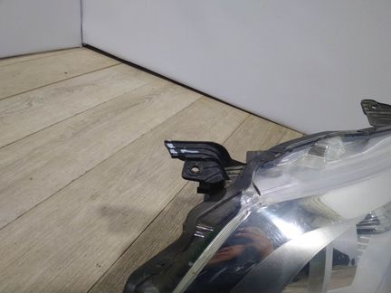 Фара правая Сузуки сх4 Кросс Suzuki SX4 Cross