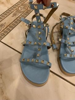 Босоножки голубые