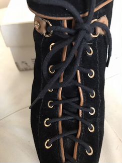 Shutz, огонь ботильоны