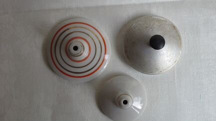 Терка, фляжка, яйцерезка, поднос, корзинка с яйцам