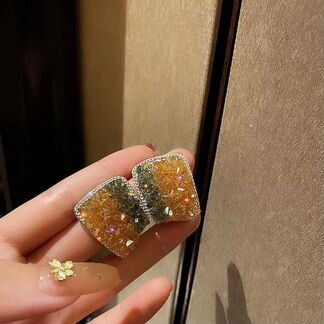 Серьги гвоздики на Новый год