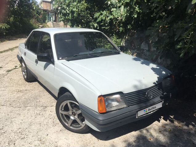 Opel Ascona 1985