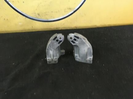 Кронштейн опоры двигателя Mercedes 642 двигатель