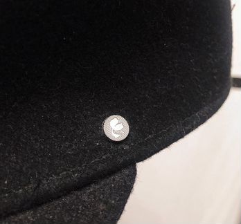 Karl Lagerfeld кепка шерстяная оригинал